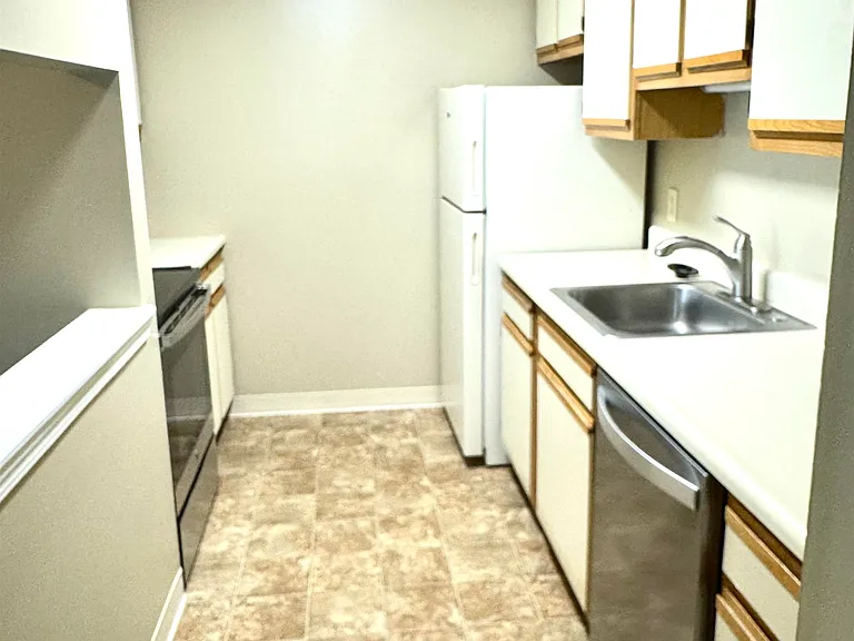 130 Eastern Ave #302 — Photo 7
