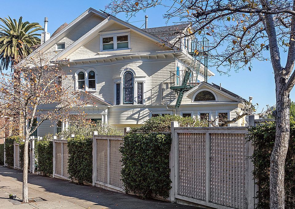 2nd image of 201 Buena Vista Ave E