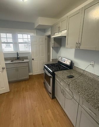 5th image of 1029 Kipling Rd