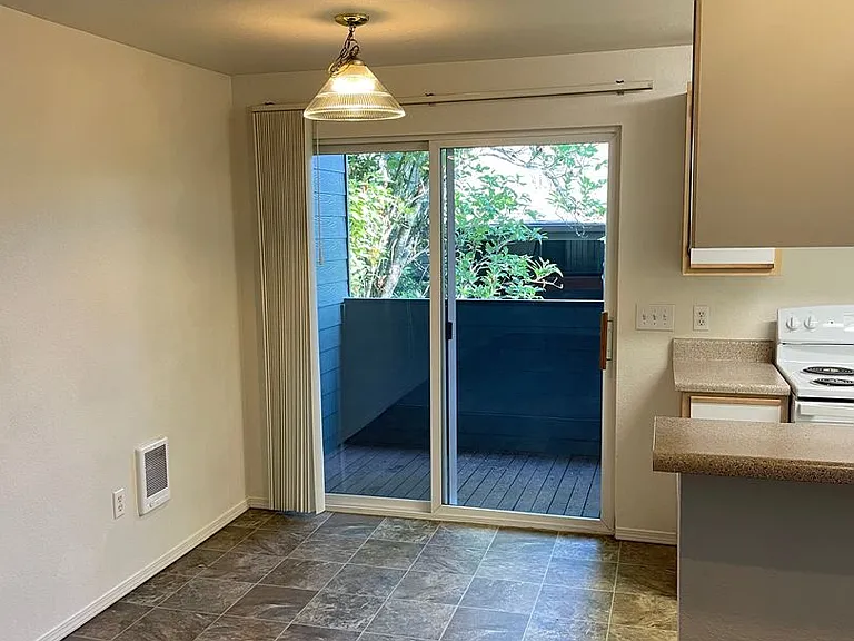 Bonita Court — Photo 9