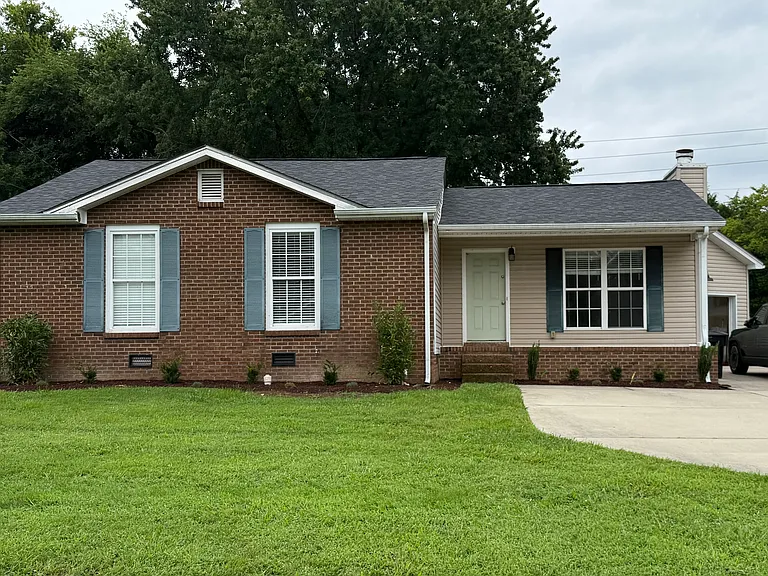 153 Arsenal Dr — Photo 1