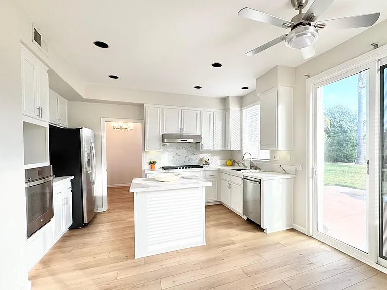 5085 Carmel Knolls Dr — Photo 4