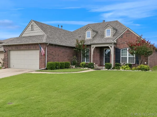 1013 Midway Rd, Claremore, OK 74019