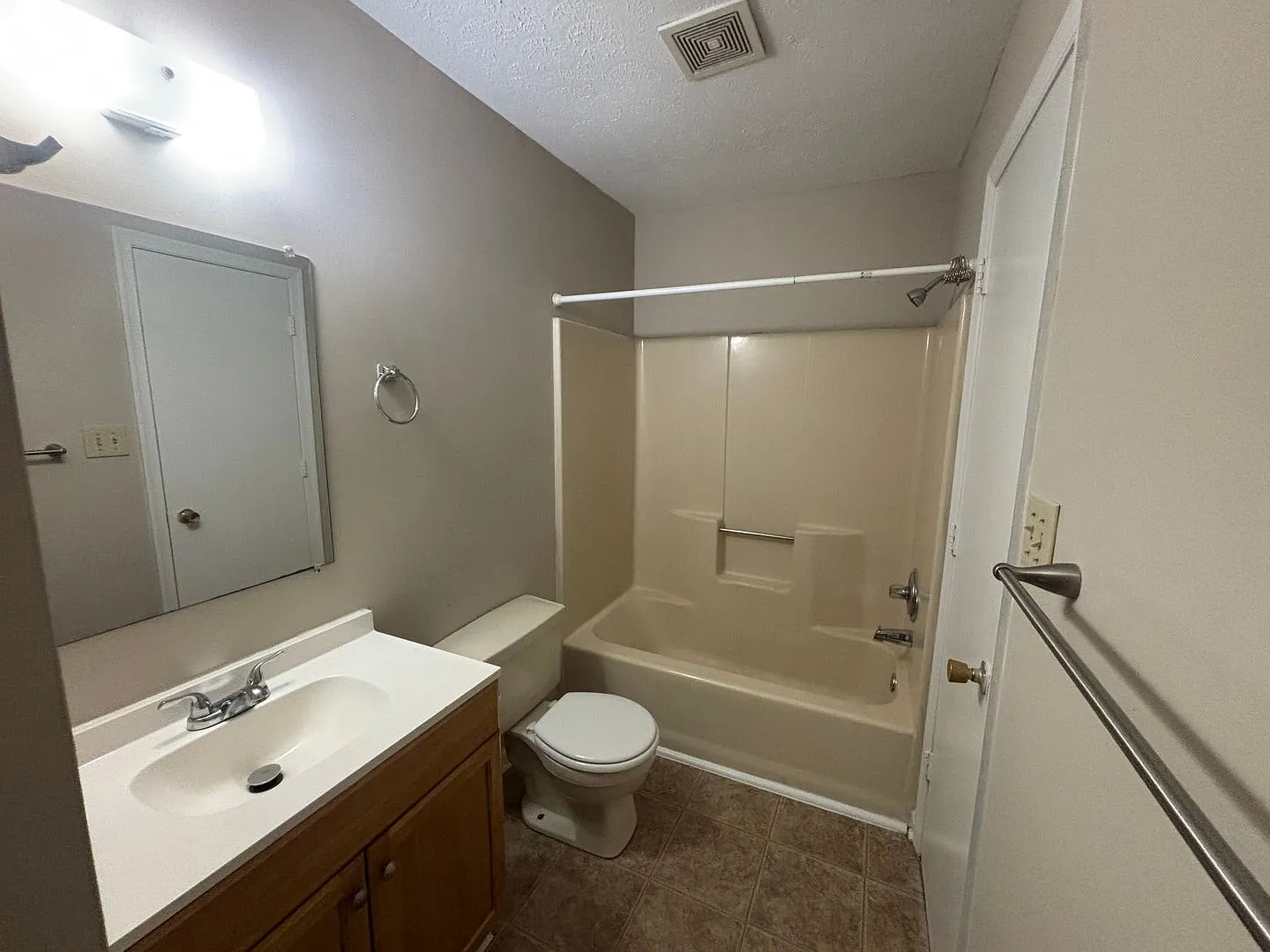 End Unit Townhouse Within Walking Distance to Liberty — Photo 3