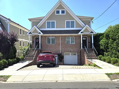 87 Gainsborg Ave Photo 1