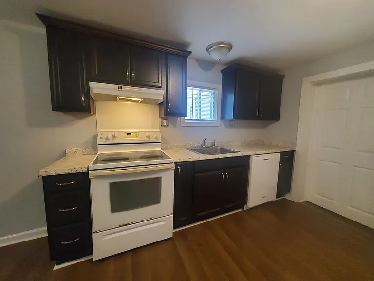 1517 Pierce St — Photo 3