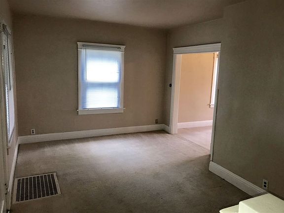 4th image of 324 15th Ave