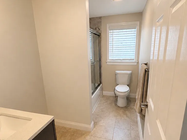 3 Hawthorne St S #A — Photo 7