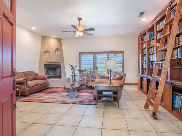 29 Conquest Ct, Sandia Park, NM 87047