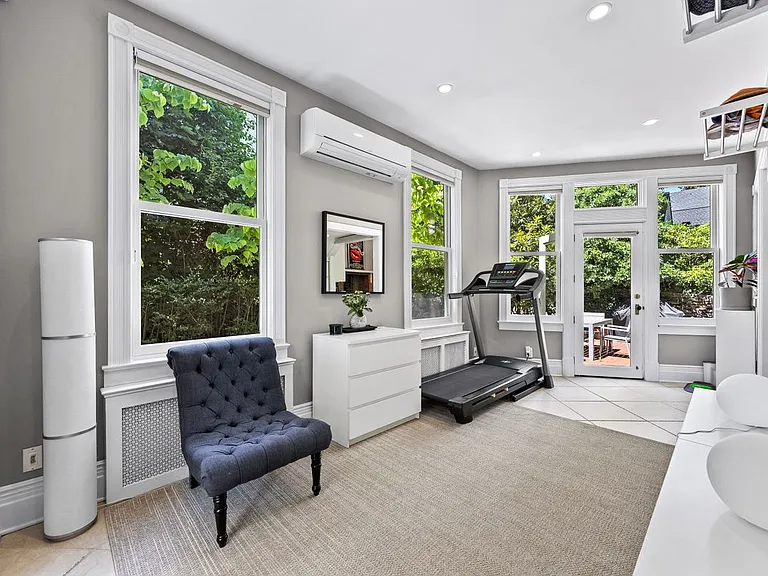 19 Howe Pl — Photo 31