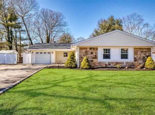 26 Pennaquid Rd, Coram, NY 11727
