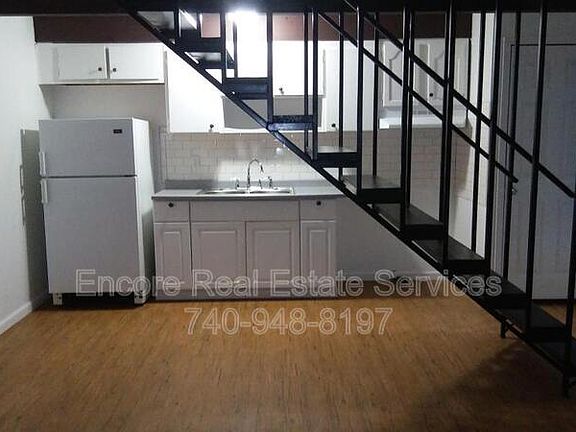 4th image of 1119B Hollander St