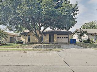 6016 Maple Ln, Rowlett, TX 75089