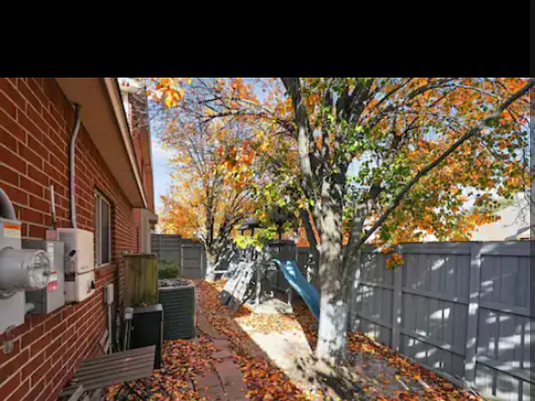 1007 Vancouver Dr — Photo 20