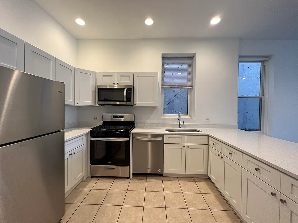 311 W Chicago Ave #3