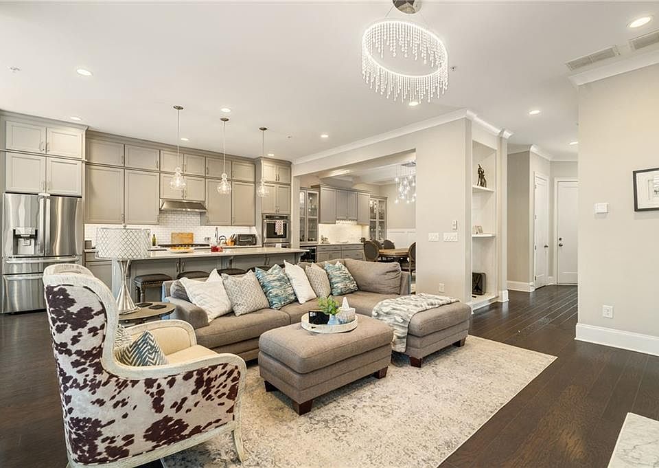 1st image of 555 Verismo Way
