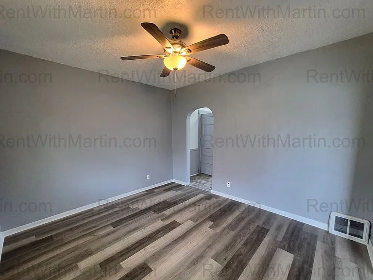 310 N Frederick Ave — Photo 4