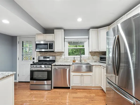 8 W Broadway, Nyack, NY 10960