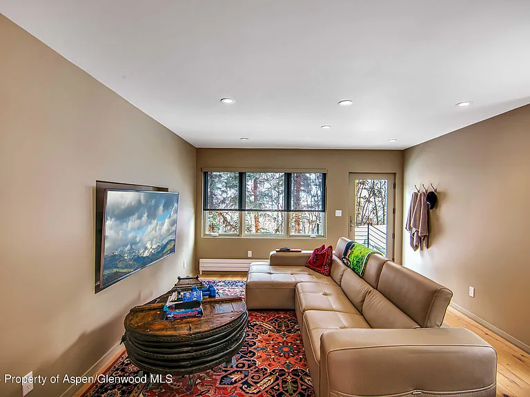 500 Fairway Dr — Photo 11