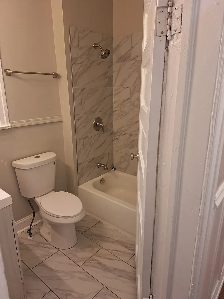 4 bed, $2,200 — Photo 3