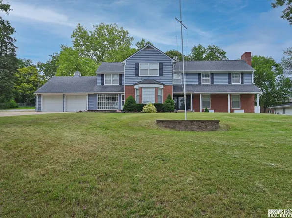 684 N 5th St, Tecumseh, NE 68450