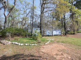 355 Island Dr, Livingston, TX 77351