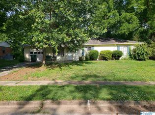 902 Danmann Cir SE, Huntsville, AL 35803