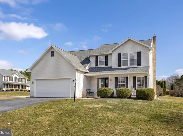 200 Doubletree Pl, Port Matilda, PA 16870