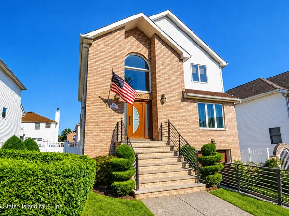 23 Delia Ct, Staten Island, NY 10307