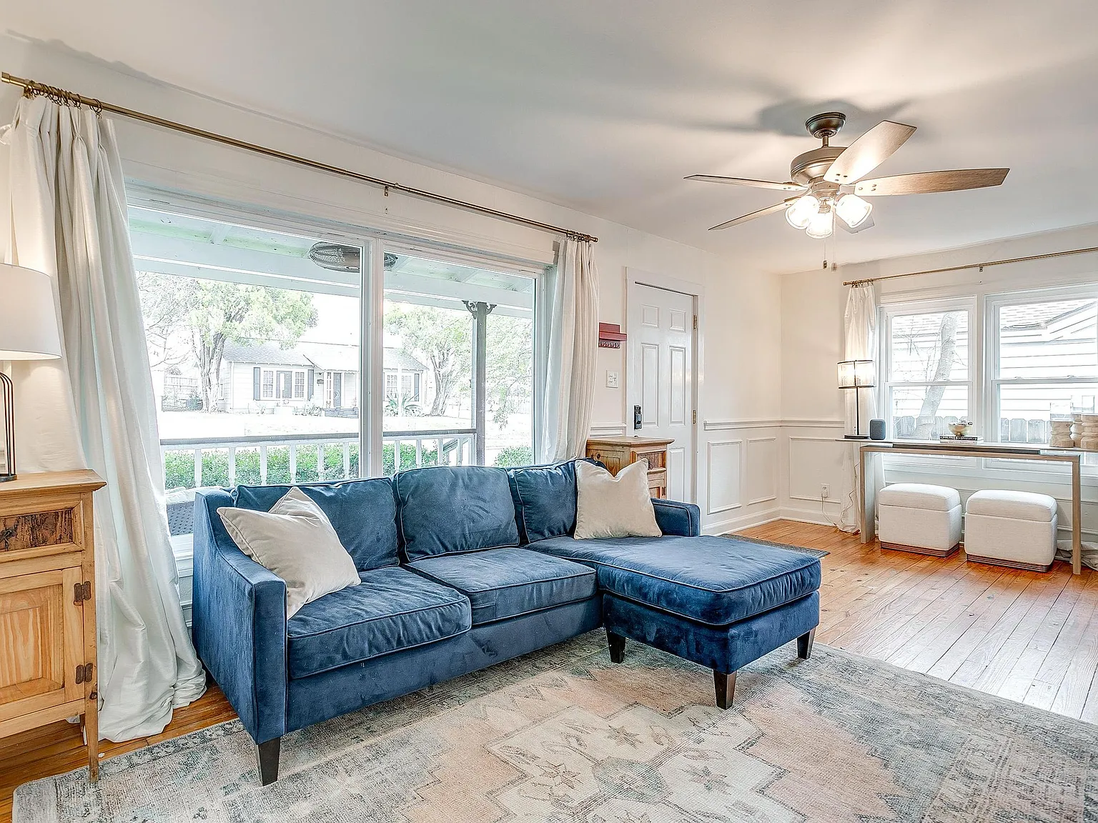2 bed, 1159 sqft, $2,650 — Photo 3