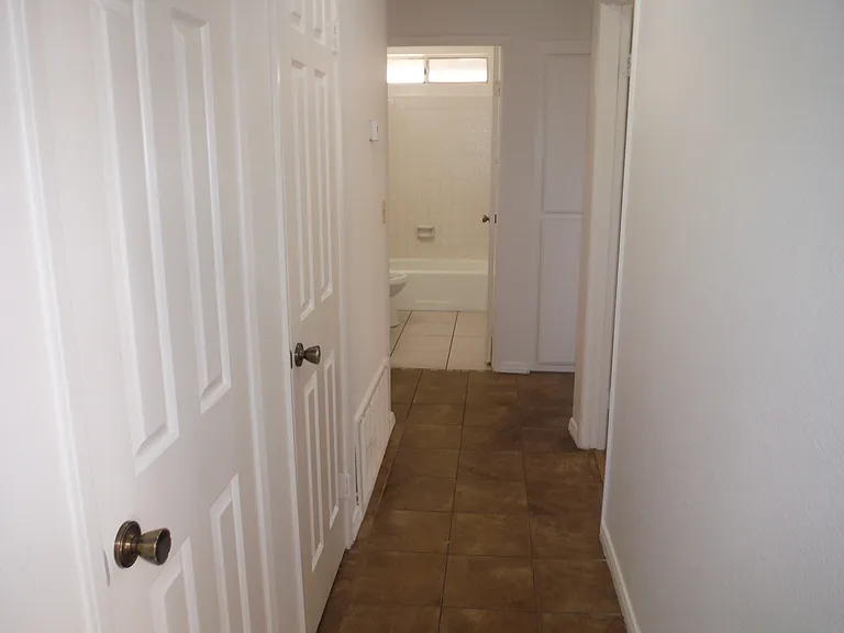 43738 Mona St — Photo 13