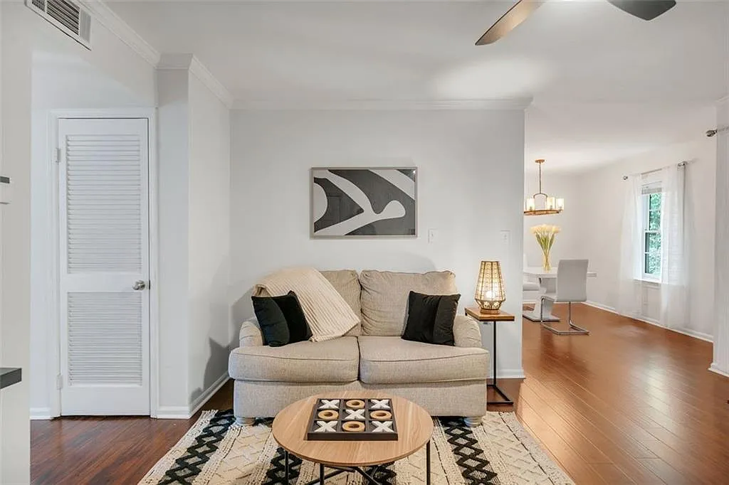 2 bed, 2.0 bath, 1060 sqft, $2,800 — Photo 4