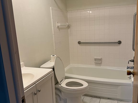 3rd image of 2406 Fort Park Blvd #5