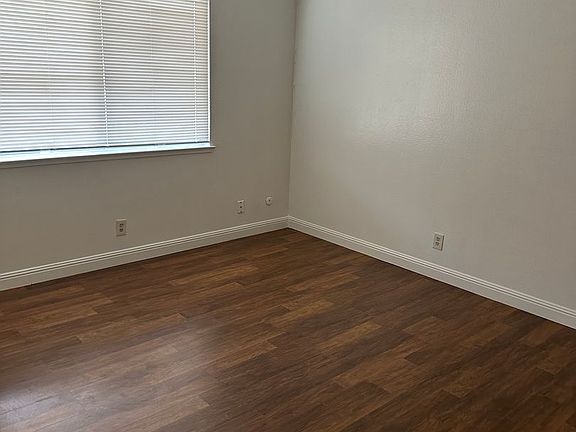 5th image of 1141 43rd Ave #9
