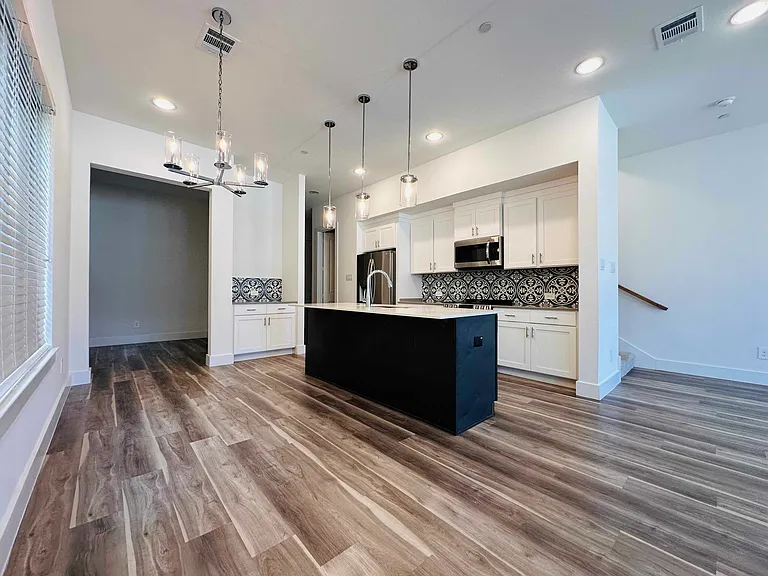 808 Eaglescliffe Lndg #808 — Photo 5