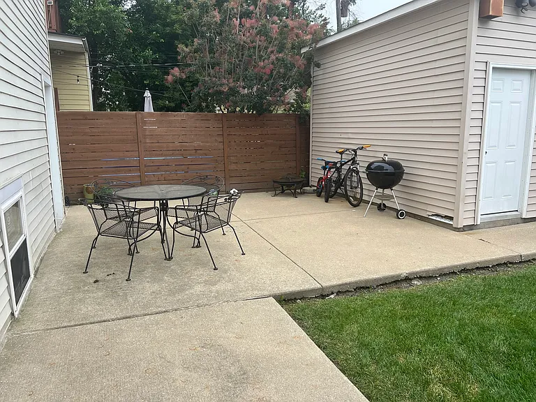 4822 W Berteau Ave #G — Photo 10