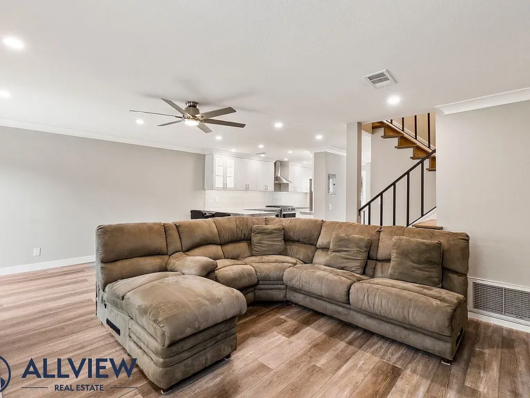 8275 Cherrywood Cir — Photo 9