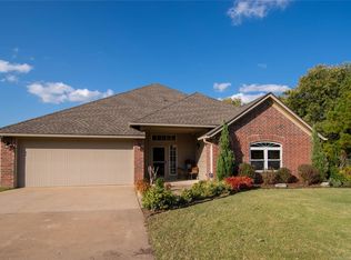 9355 E Maple Ln, Claremore, OK 74019