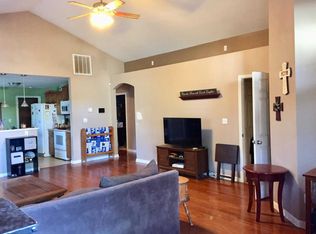 118 Back Stretch Dr, Georgetown, KY 40324