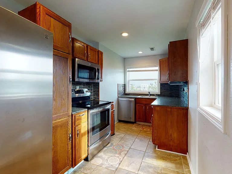 108 Hawkins Creek Ln — Photo 19