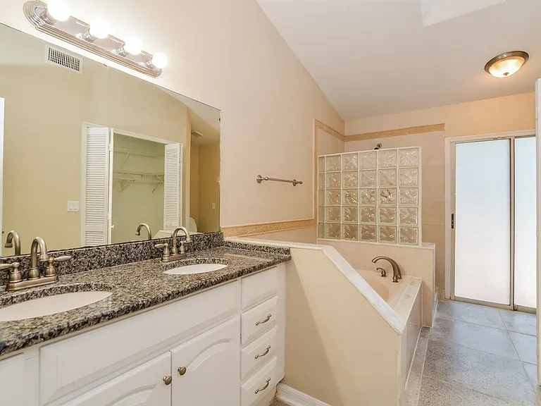 5010 Lighterwood Ct — Photo 10