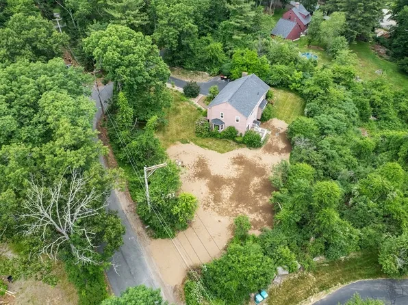 3 Pudding St, Uxbridge, MA 01569