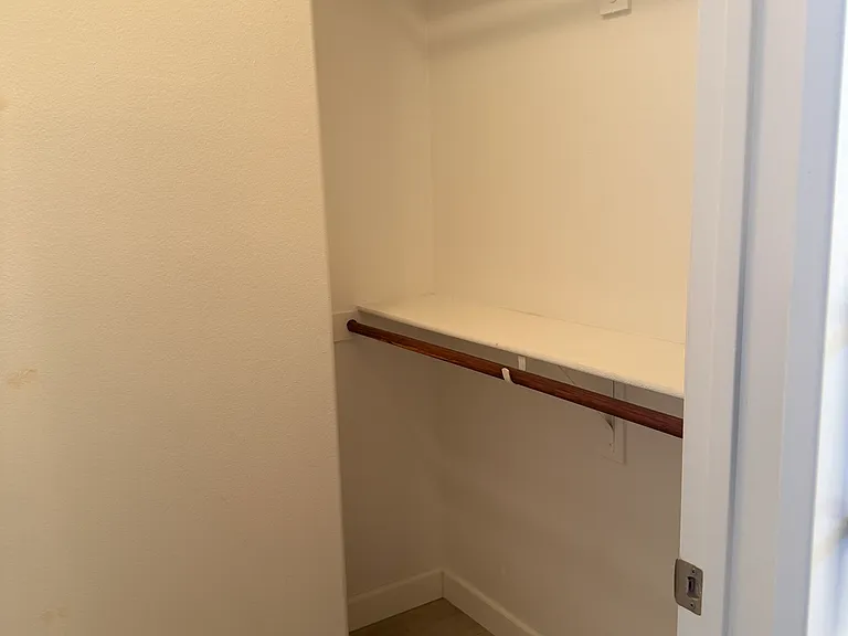 28221 Canterbury Ct — Photo 21