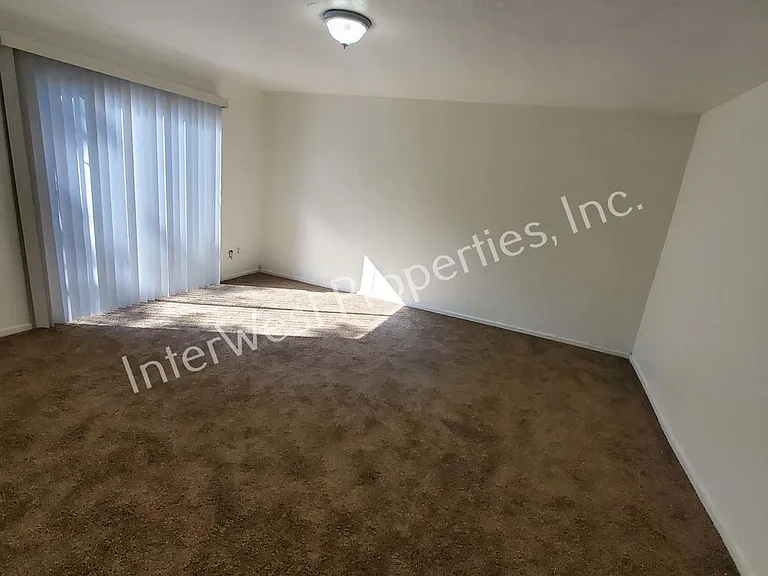 11706 E Burnside St — Photo 10