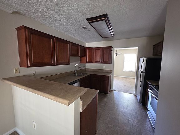 5th image of 107 Westover Ave APT 204