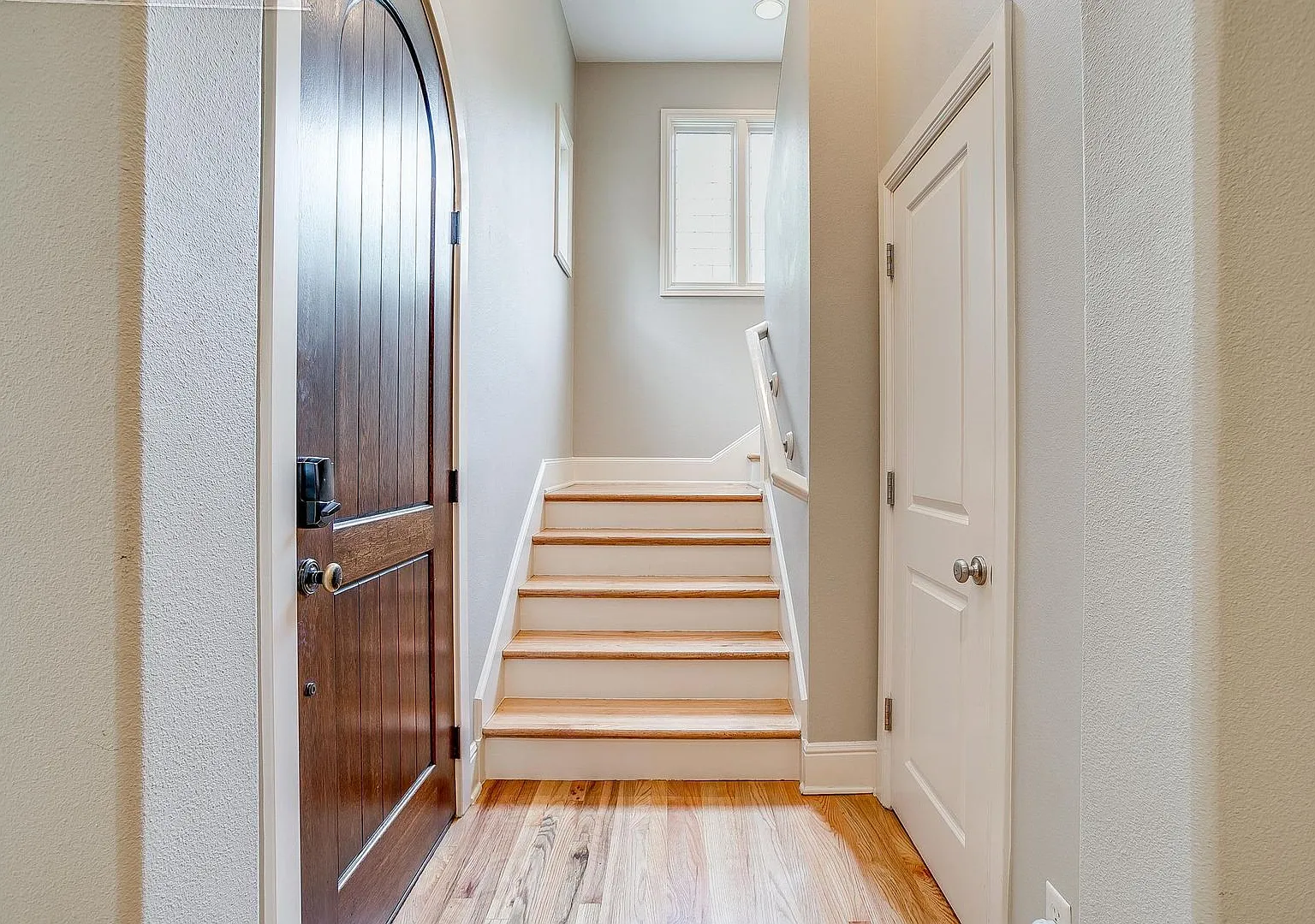 Charming English Tudor Townhome in Highly Sought-After Monticello- 2 Bed, 2.5 Bath- 76107 — Photo 4