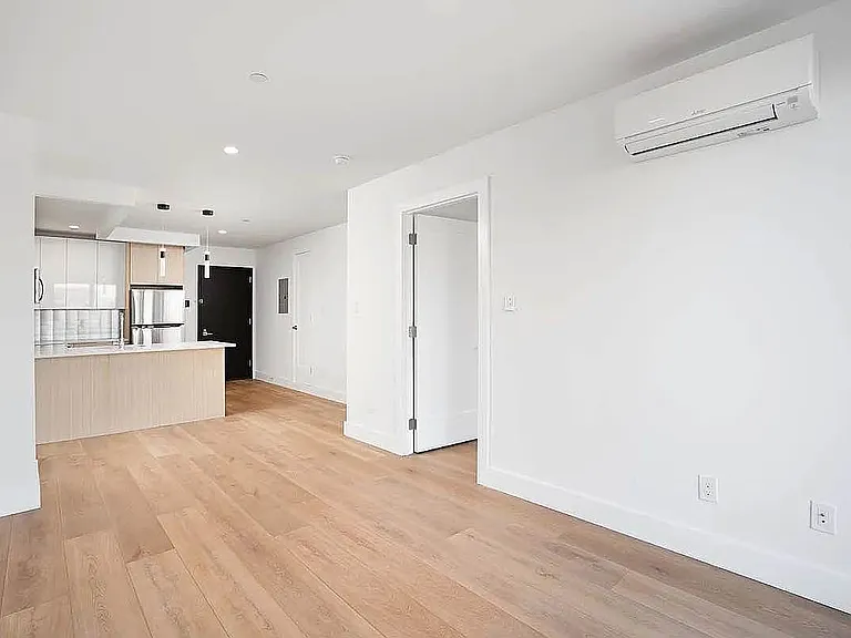 23-33 Astoria Blvd #5B — Photo 4