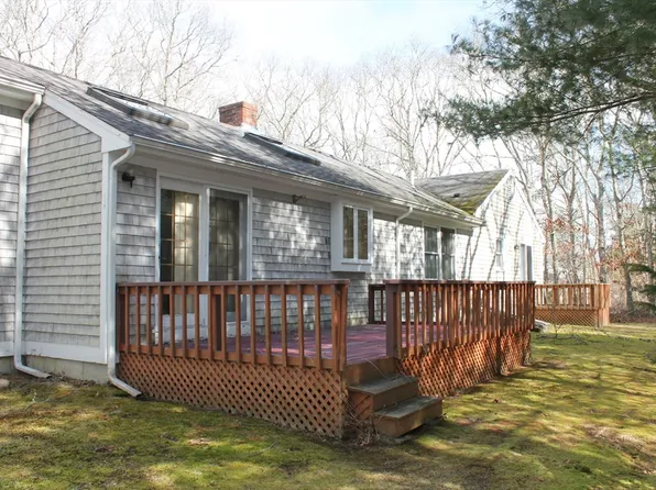 82 Carolyn Cir, Forestdale, MA 02644
