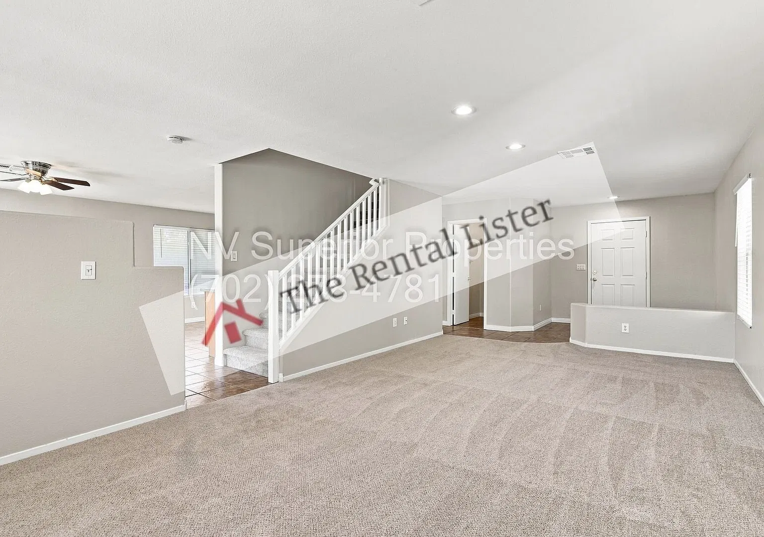 NW 4 Bedrooms 2.5 bathrooms New carpet Upstairs!! All tile Down stairs Covered Patio in back Yard — Photo 4
