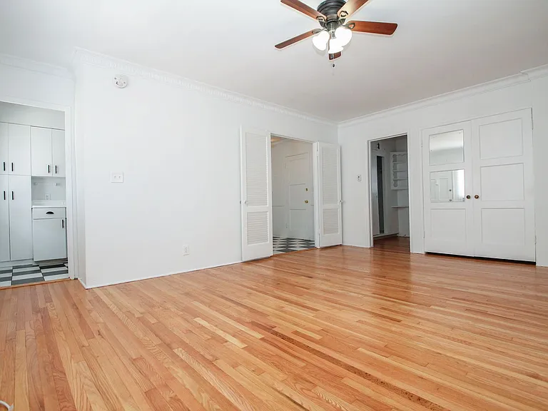 8316 Blackburn Ave — Photo 10